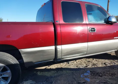 2001 Chevrolet Silverado 1500 Ls z USA, uszkodzony, nr VIN 2GCEC19T111355166